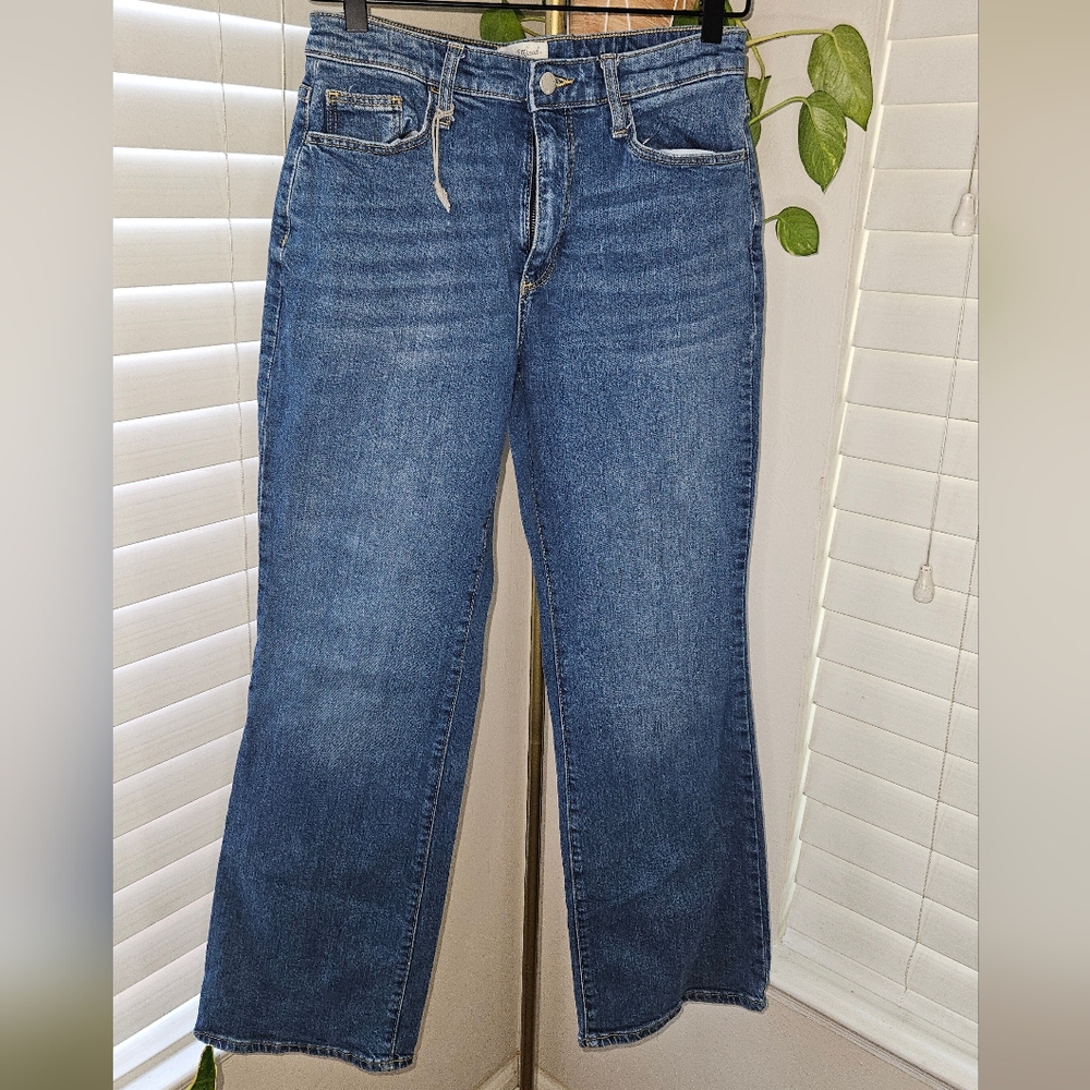 Universal Thread High-Rise Straight Leg Jeans - Medium Wash